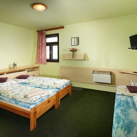 Na Kovarne Motel